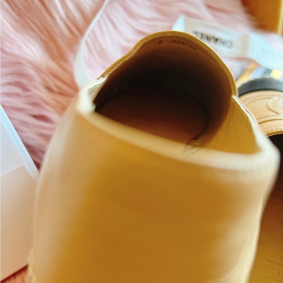 Chanel Espadrilles Lambskin Beige & Black Size 36. Comes with full set. - Picture 5 of 10